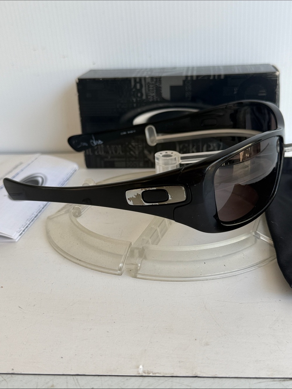 Oakley Limited Edition Bruce Irons Hijinx Sunglasses 03-590 Black Frame Grey Len - Picture 7 of 13